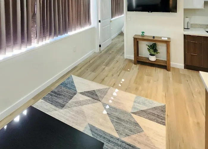 Luxury High-Rise With Panoramic City Views
